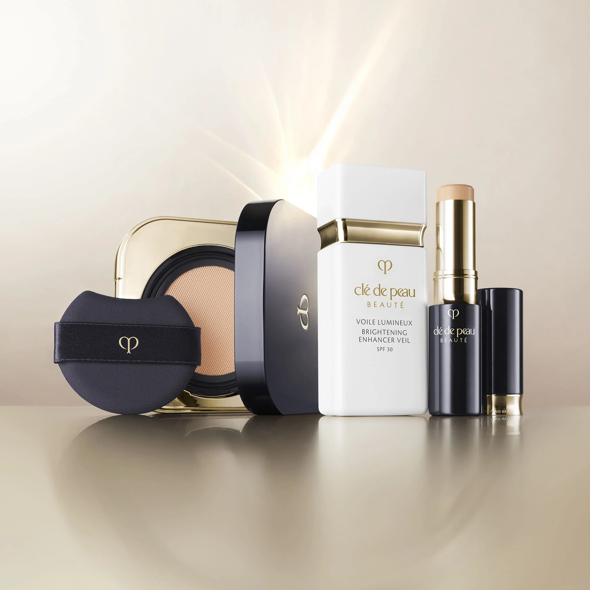 Gesichtsaufhellender Enhancer-Schleier LSF 30 - Make-up-Grundierung
