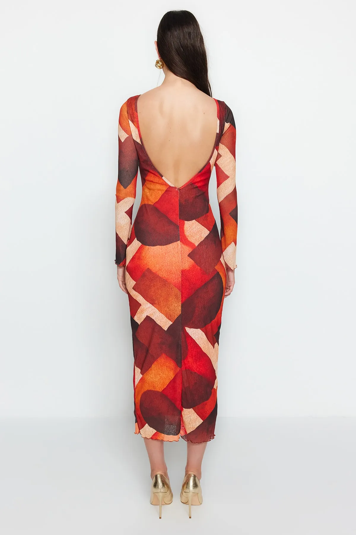Trendyol Collection  Mehrfarbiges, figurbetontes Maxi-Bleistiftkleid aus flexiblem Strick mit spezieller Textur und Rückendetail TWOAW24EL00319