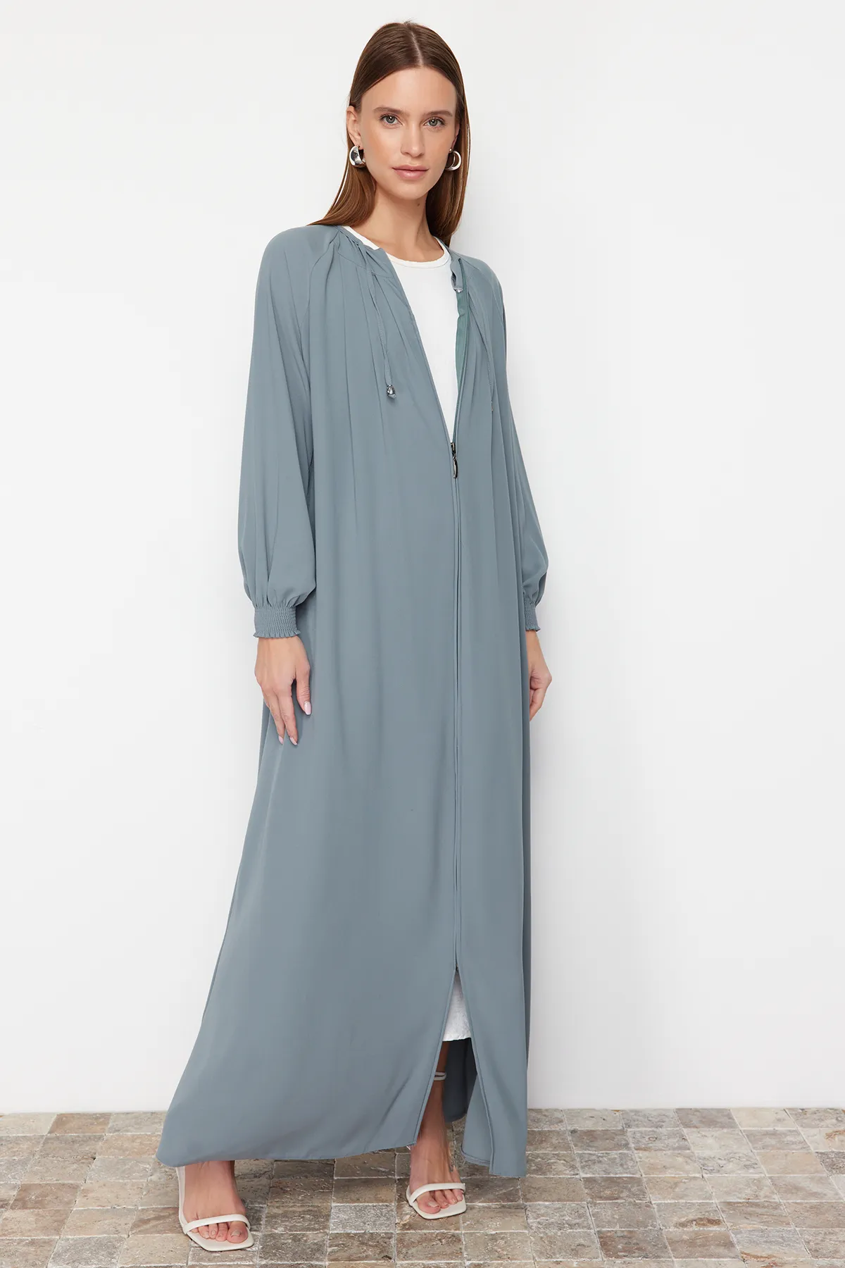 Trendyol Modest  Mintgrünes Mevlana-Modell, gewebte dünne Kreppmütze & Ferace & Abaya TCTSS24KF00023