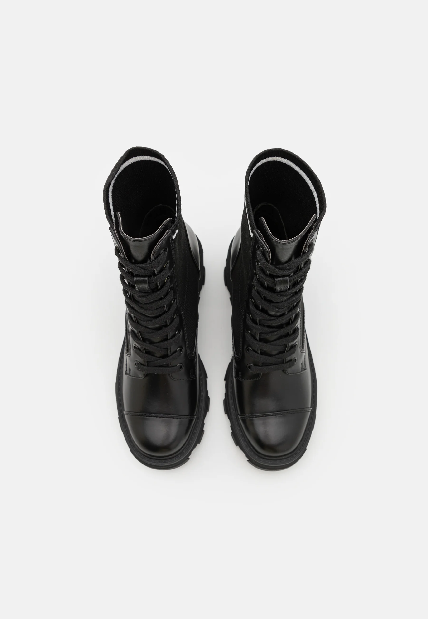 Botines con cordones de corte ancho Even&Odd