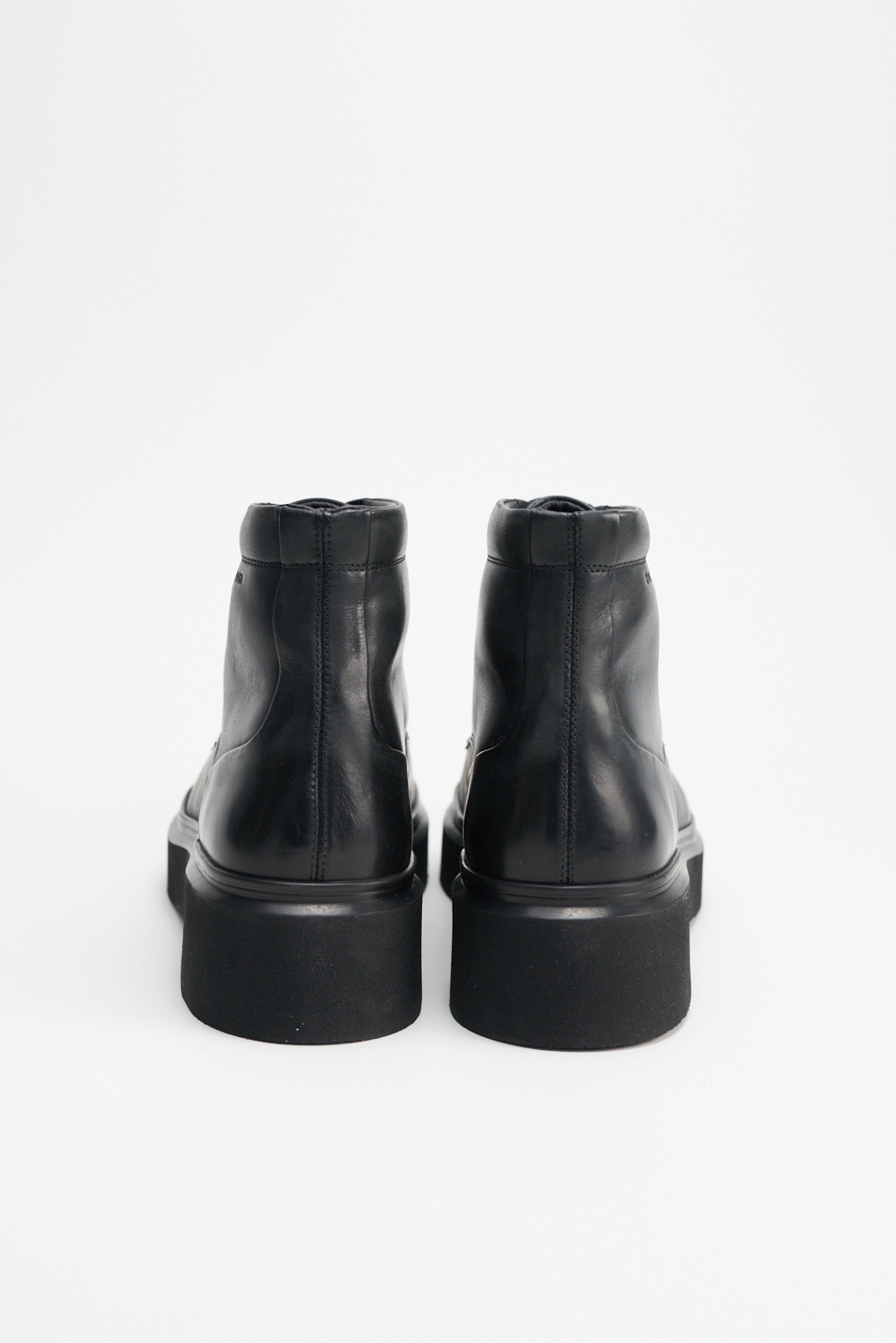CPH519M waxed vitello black