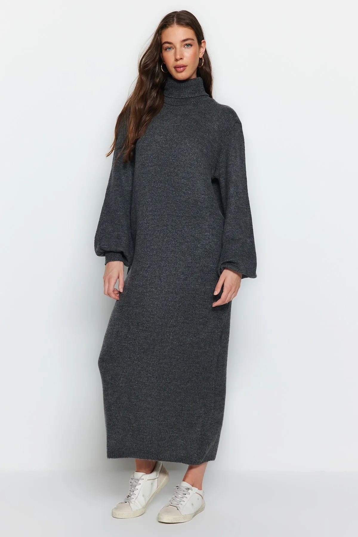 Trendyol Collection  Anthrazitfarbenes Midi-Strickkleid mit weicher Struktur TWOAW24EL00033