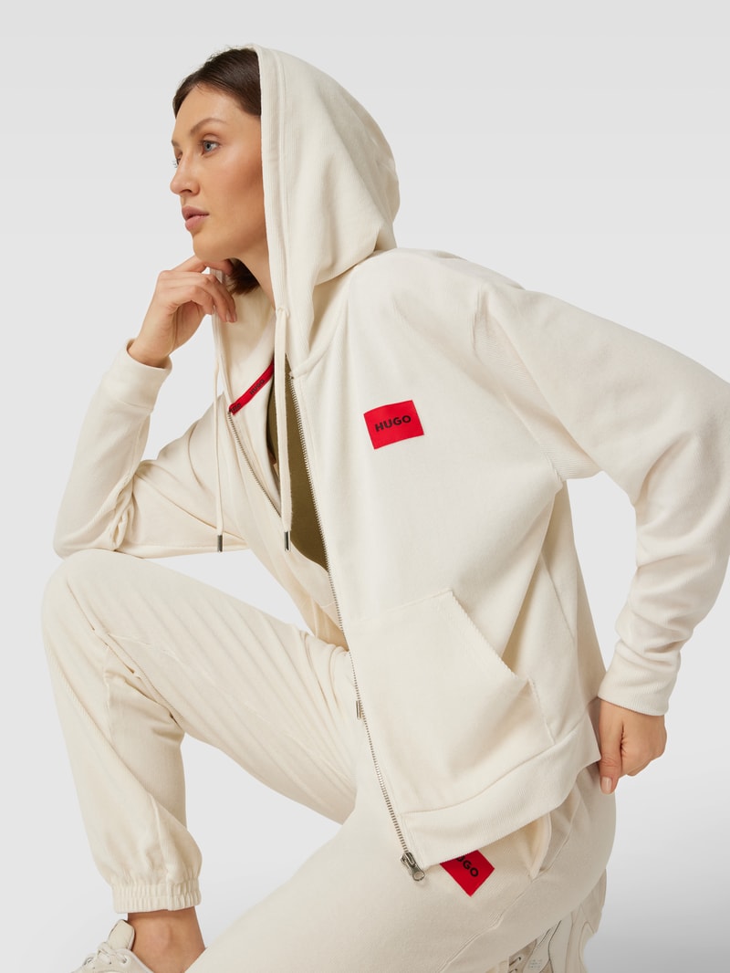 Sweatjacke mit Kapuze Modell 'VELVET' in offwhite