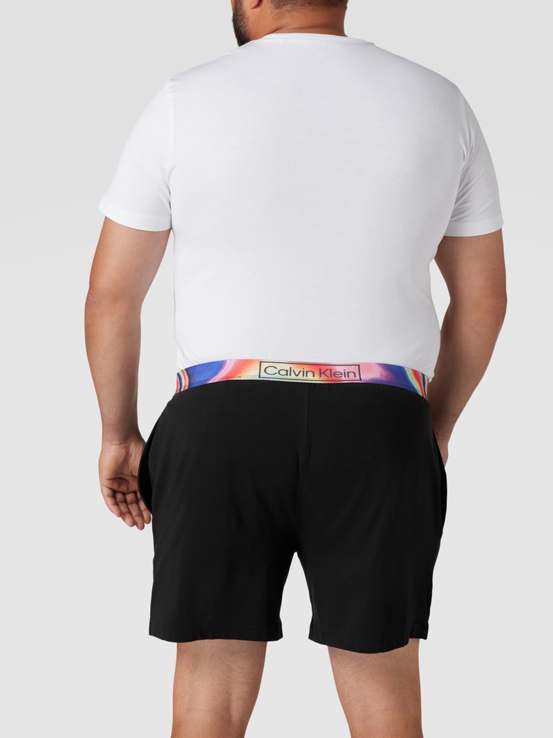 PLUS SIZE Sweatshorts mit Label-Schriftzug in schwarz