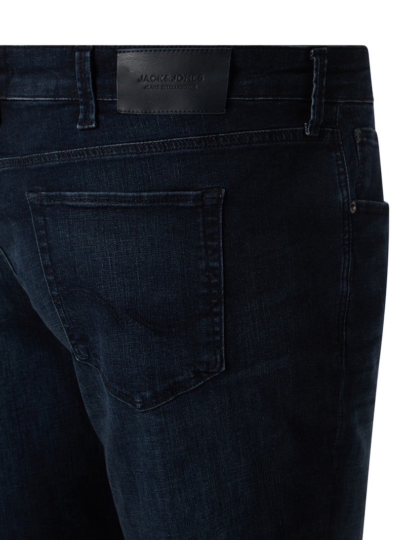 PLUS SIZE Jeans mit Label-Patch aus Leder Modell 'Glenn' in jeans