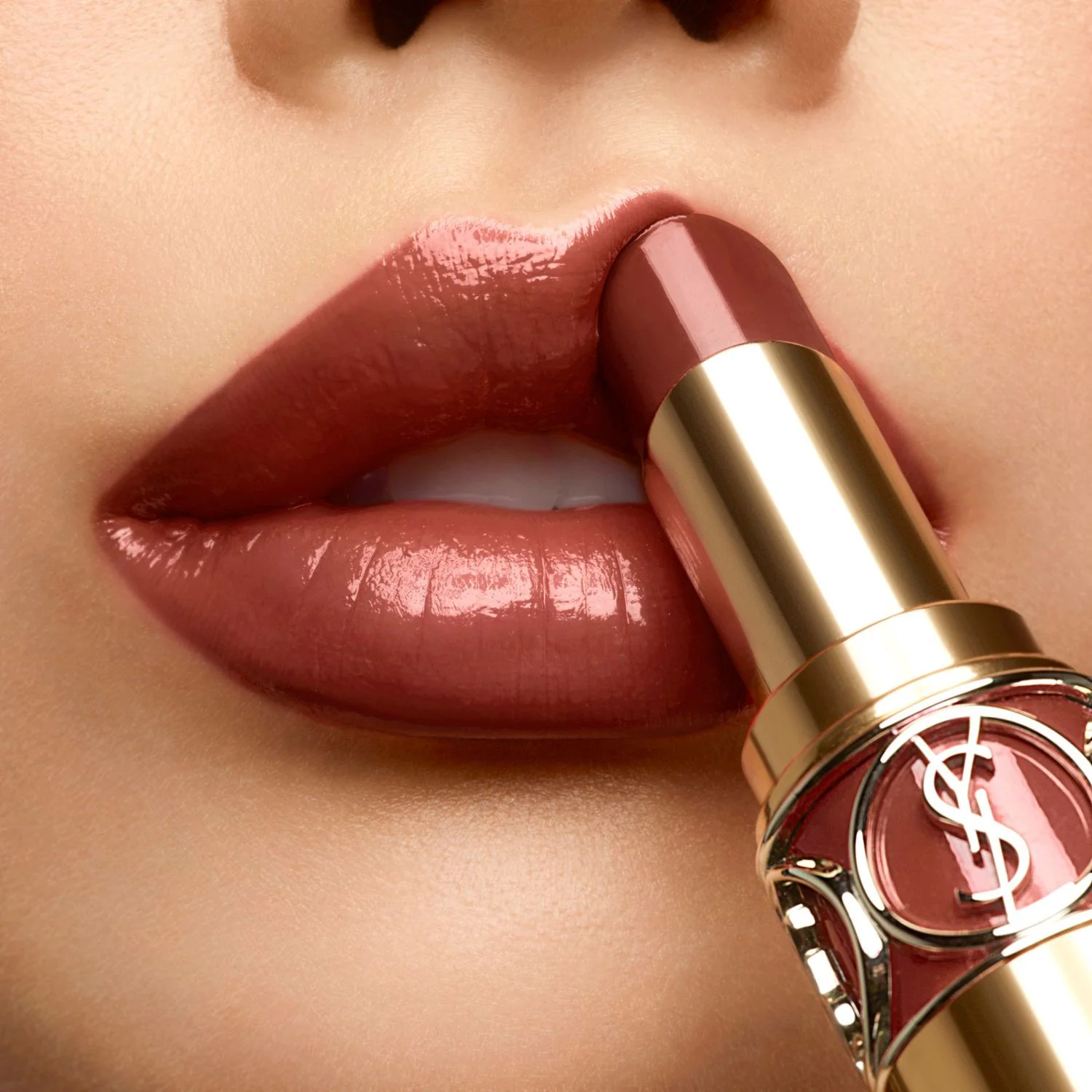 Lips Rouge Volupté Shine - sijoča šminka