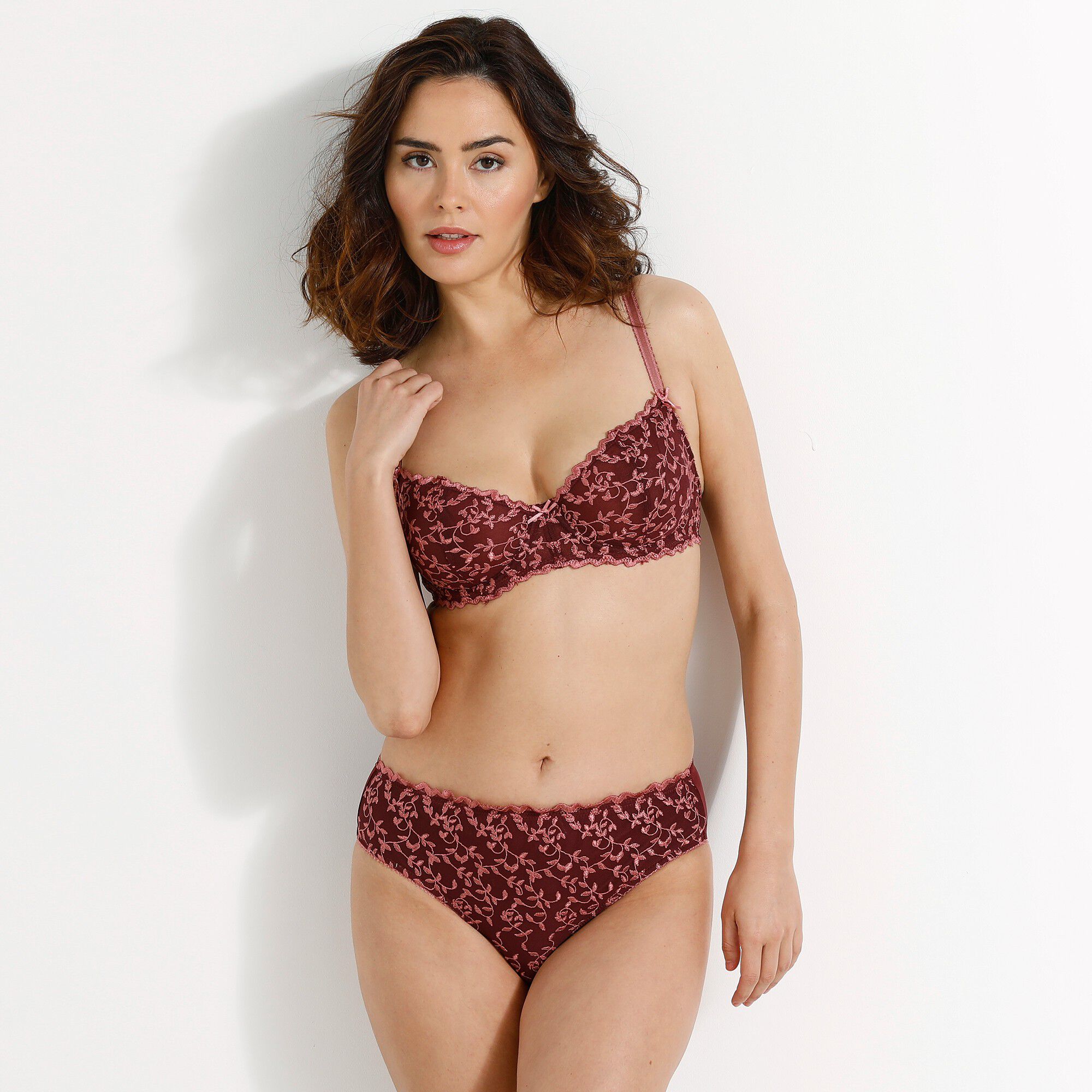 Soutien-gorge tulle brodé forme corbeille Keokea – avec armatures