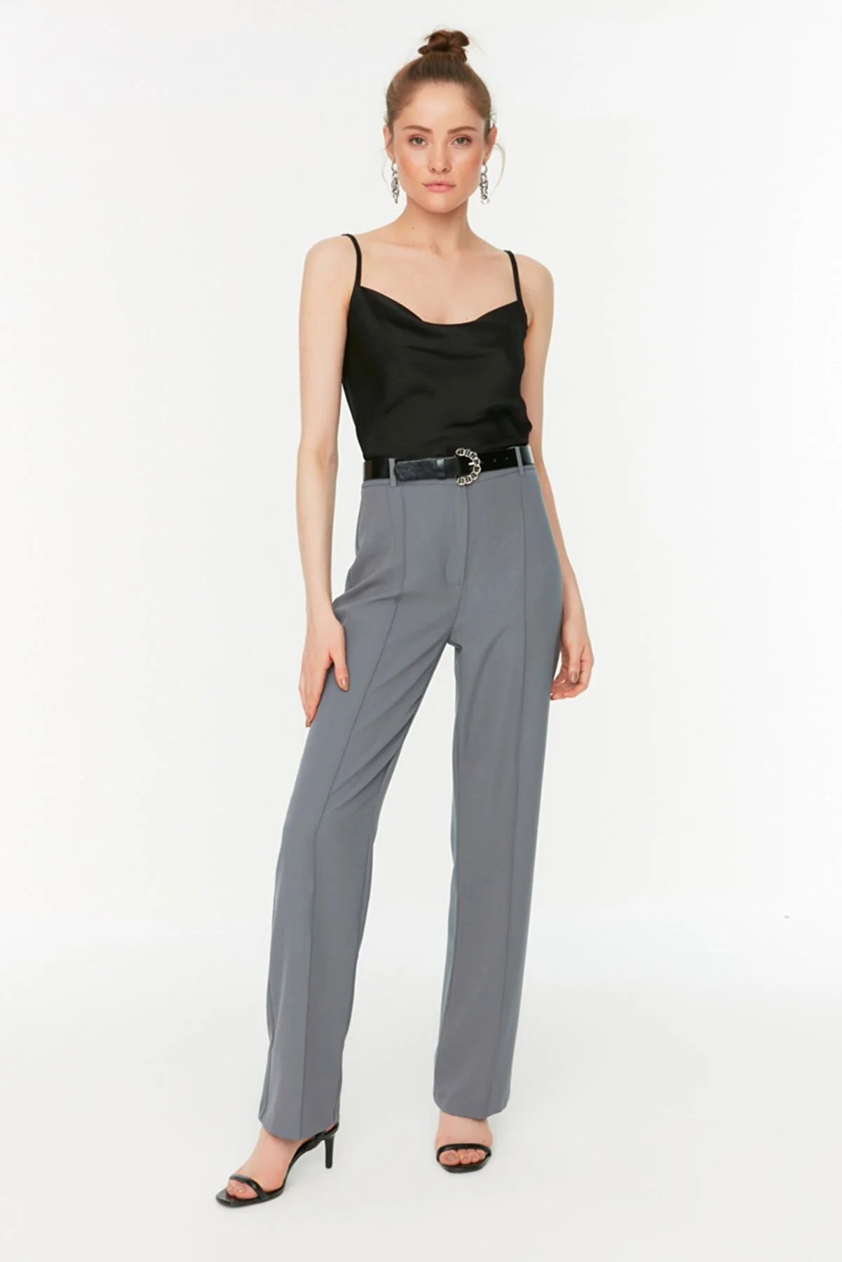 Trendyol Collection  Graue, gerade geschnittene, gerippte, genähte Webhose mit hoher Taille TWOSS21PL0093