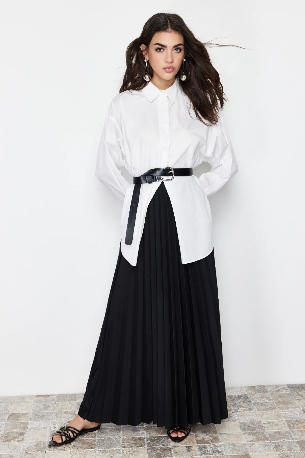 Trendyol Modest  Schwarzer plissierter Strickrock TCTSS24EE00005