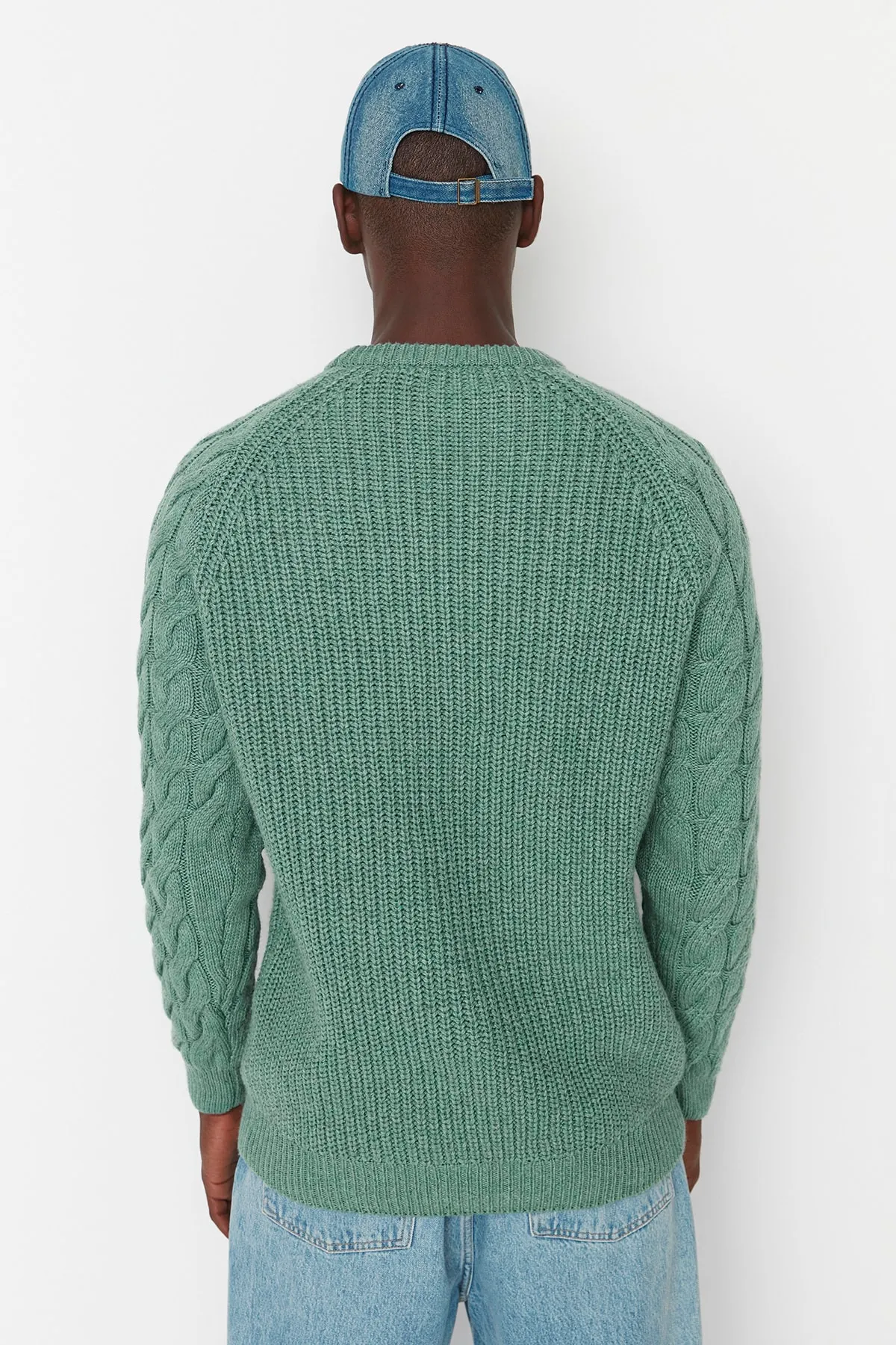 Trendyol Collection  Mintfarbener, regulärer Strickpullover mit Rundhalsausschnitt und detailliertem Haarstrickmuster TMNAW22KZ2059