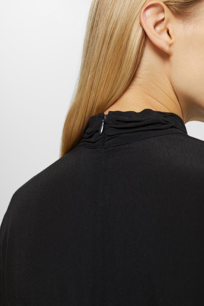 Kleid mit Stehkragen