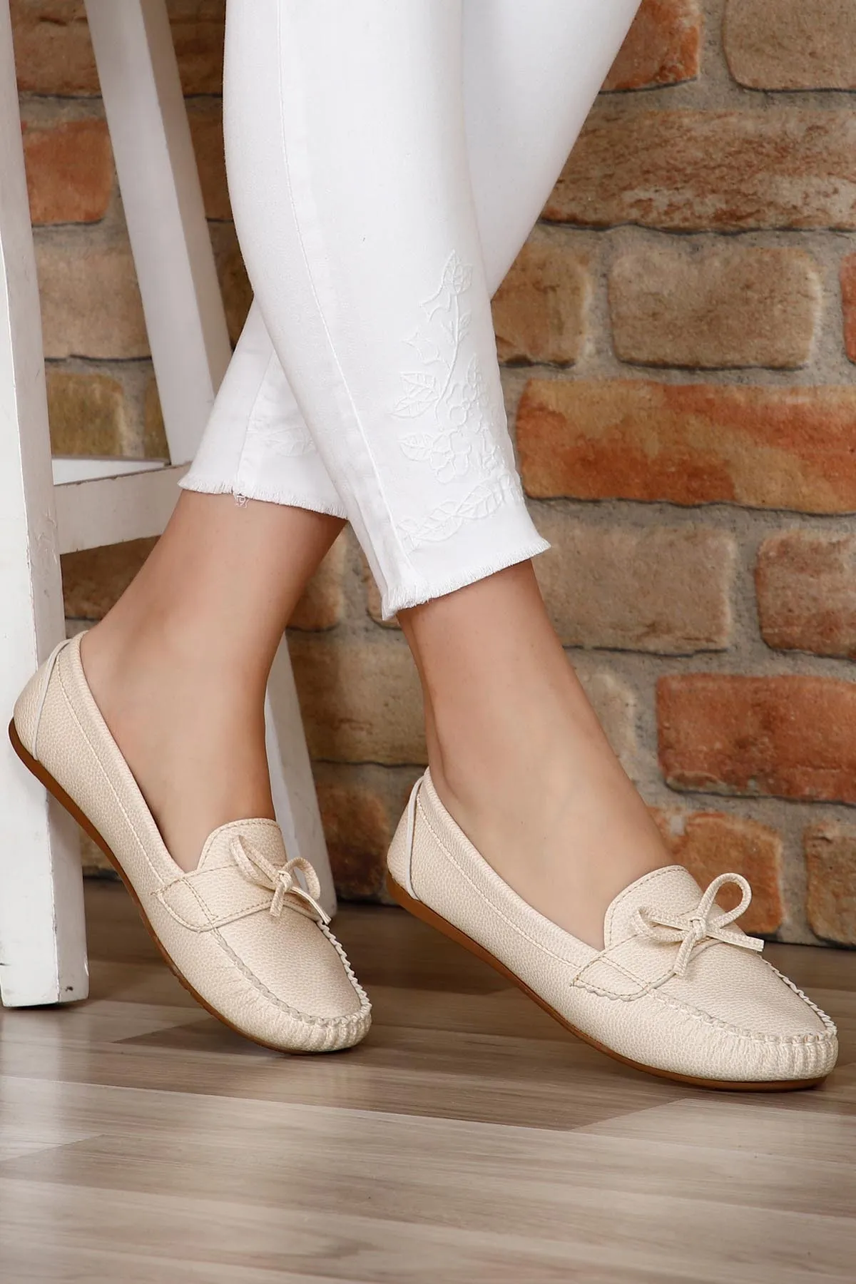 GÖNDERİ(R)  Beige, runde Zehenpartie, flache Sohle, Schleife für Damen-Ballerinas 30100