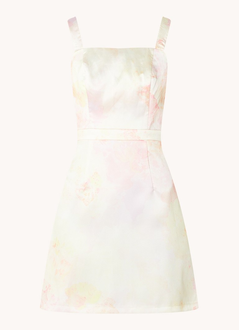 Rochie mini cu imprimeu floral de la Chi Chi London