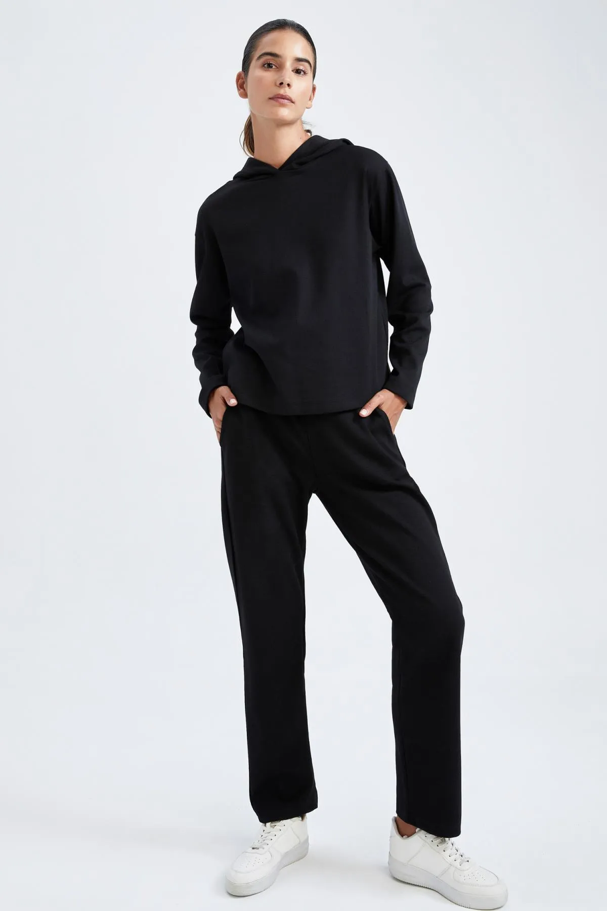 DeFacto  Passform: Kapuzen-Sweatshirt mit Standard-Passform