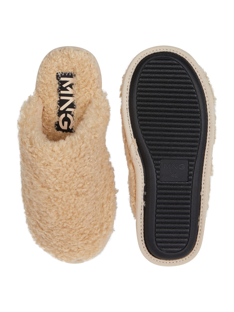Hausschuhe aus Teddyfell in beige