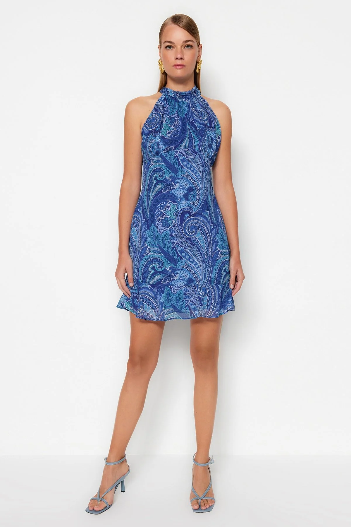 Trendyol Collection  Blaues, bedrucktes Neckholder-Minikleid aus Webstoff mit Futter TWOSS23EL02293