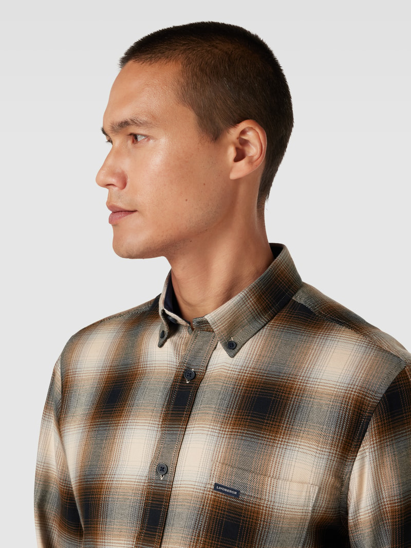 Freizeithemd mit Button-Down-Kragen in hellbraun