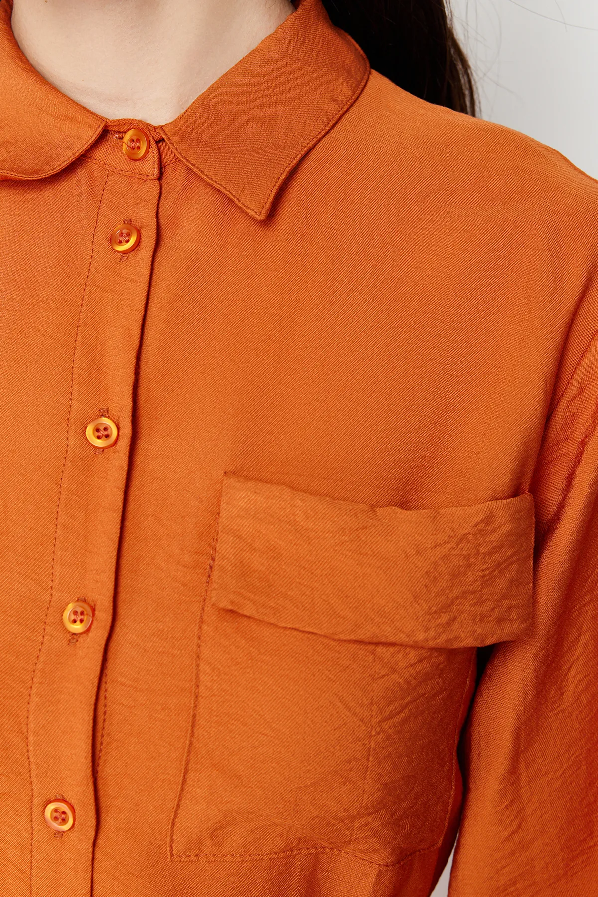 Trendyol Modest  Zimtfarbenes, gewebtes Kleid mit Gummigürtel und Taschendetails TCTSS22EB0034