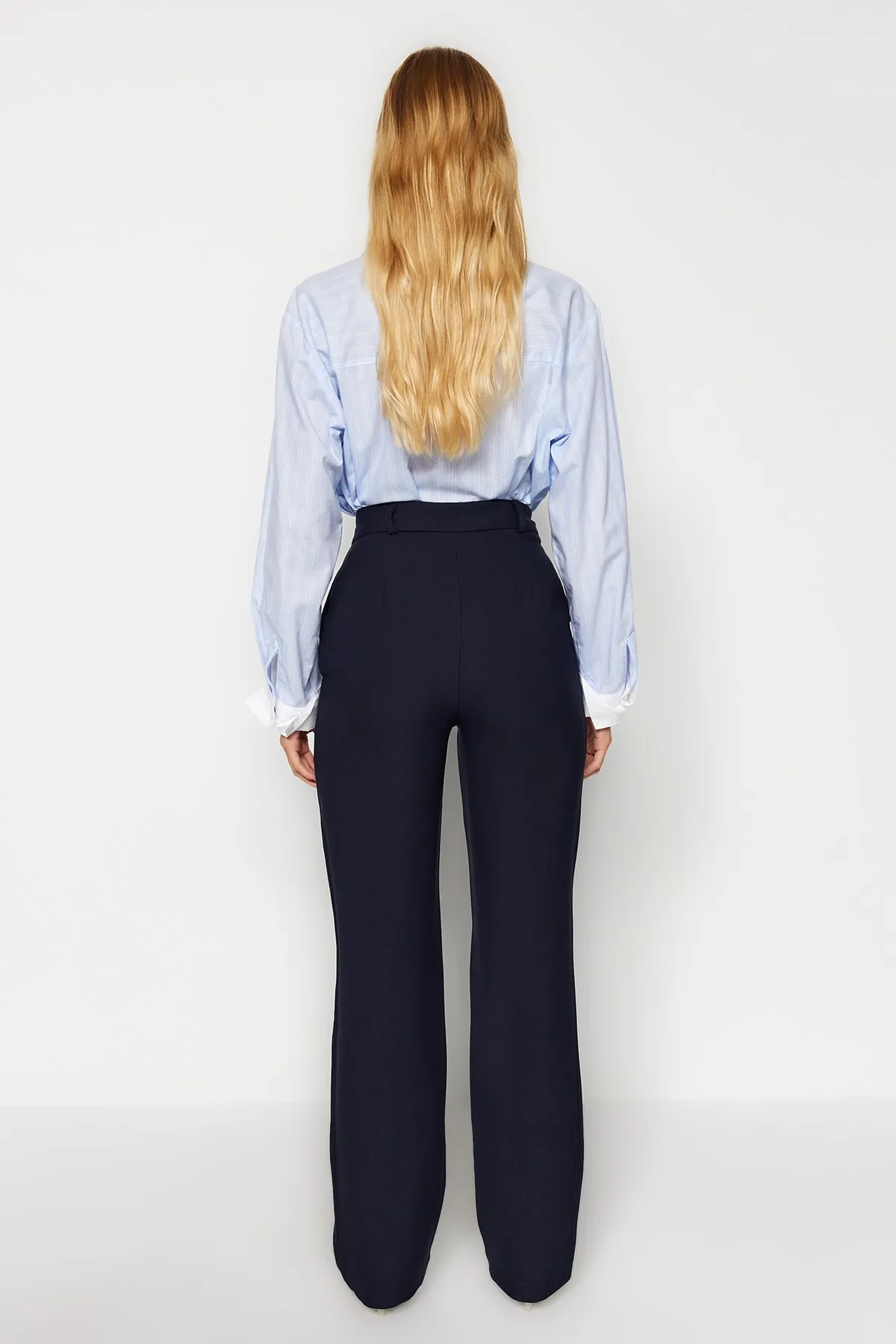 Trendyol Collection  Marineblaue, plissierte Webhose mit weitem Bein TWOSS21PL0155