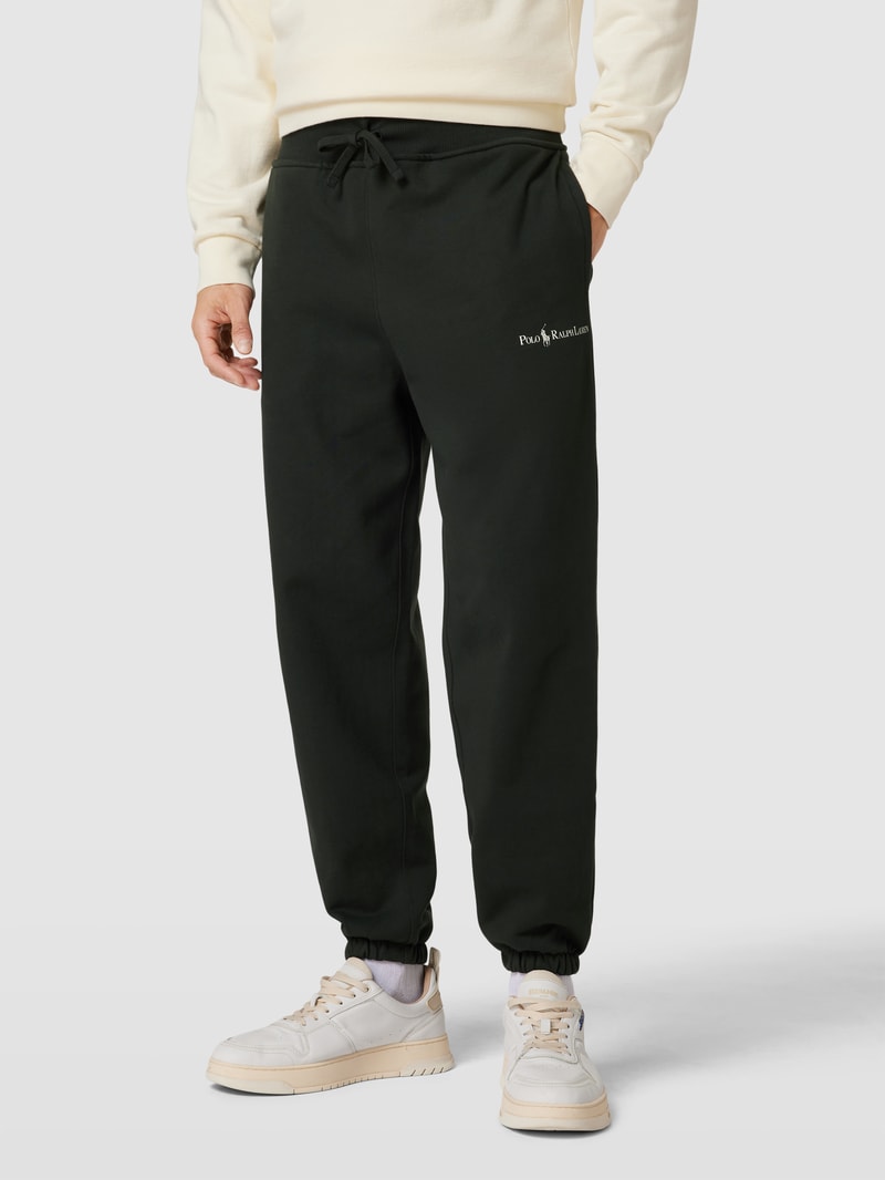 Sweatpants mit Label-Detail in schwarz