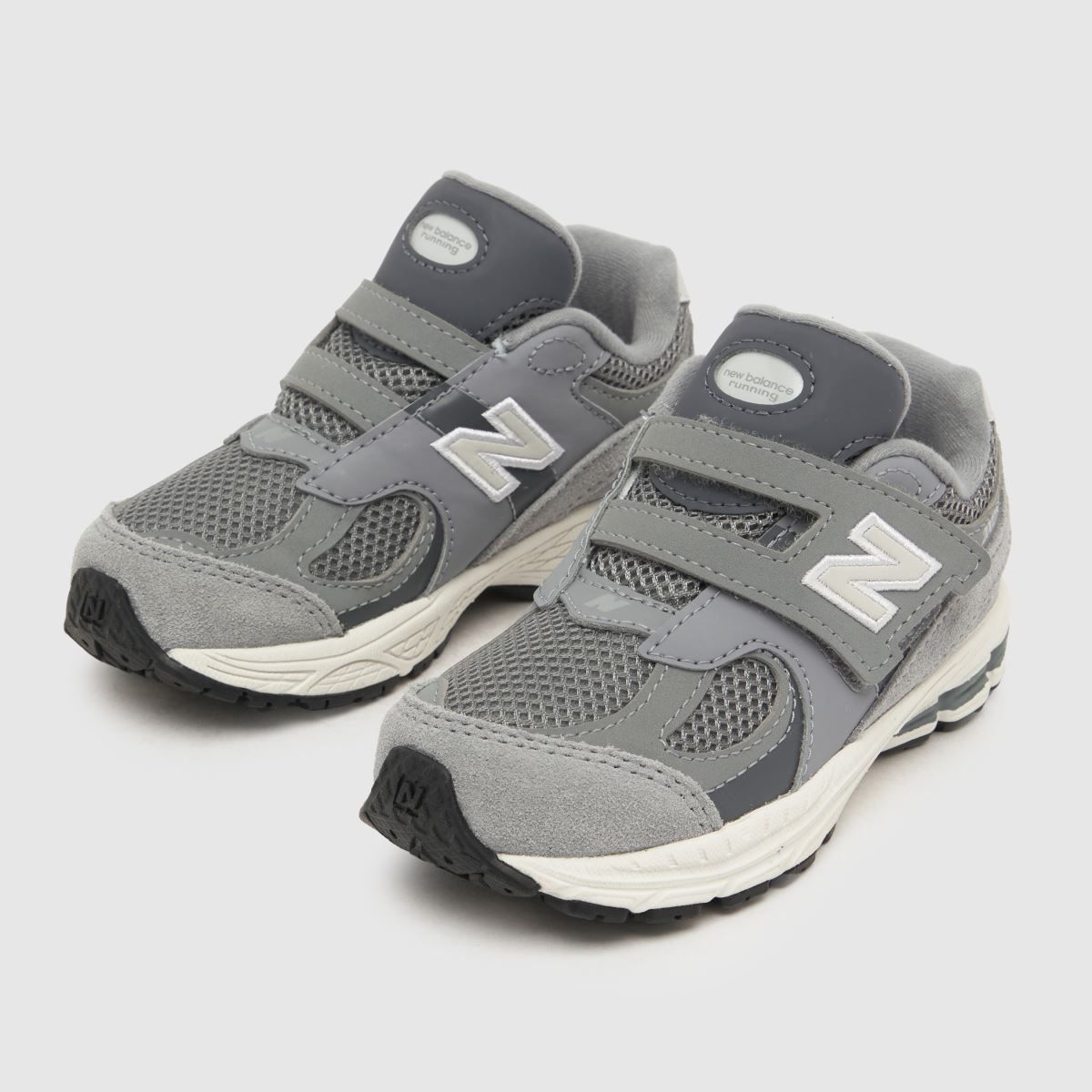 Svetlo sivi športni copati New Balance 2002 v Toddler