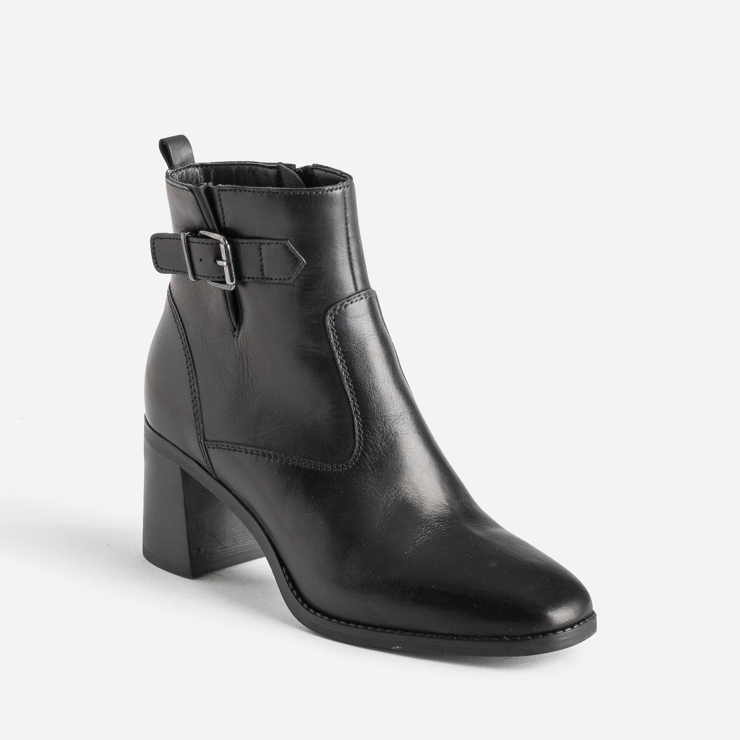 Boots noir éco-conçue en cuir détails surpiqûres