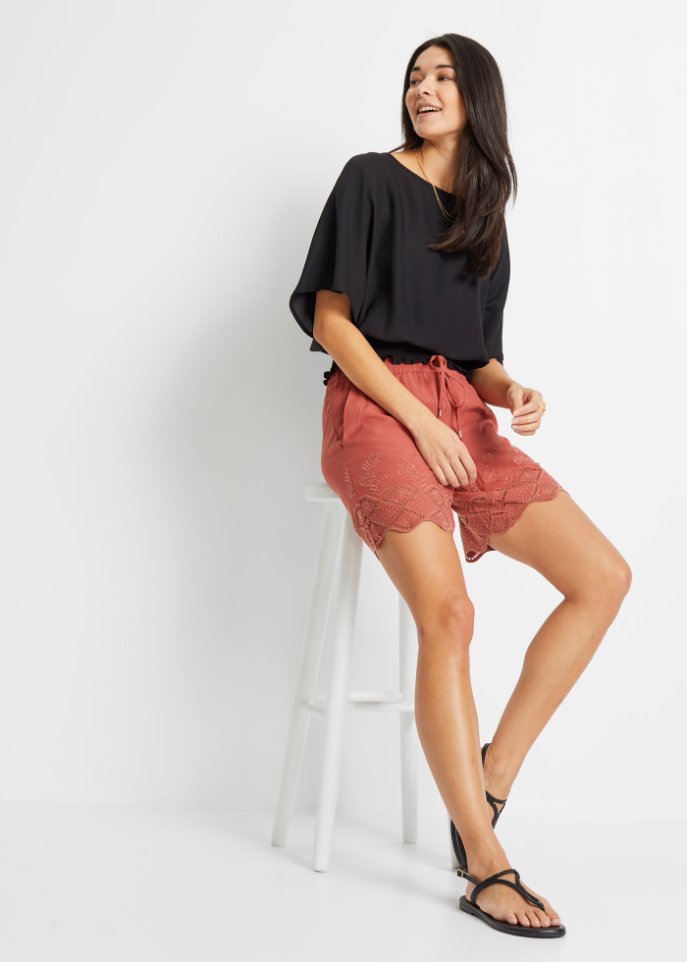 Shorts mit Spitze