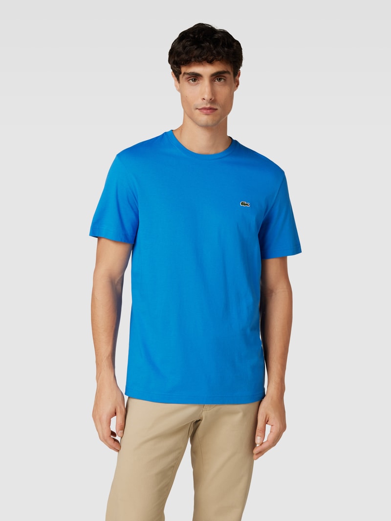 T-Shirt mit Logo-Patch in royalblau