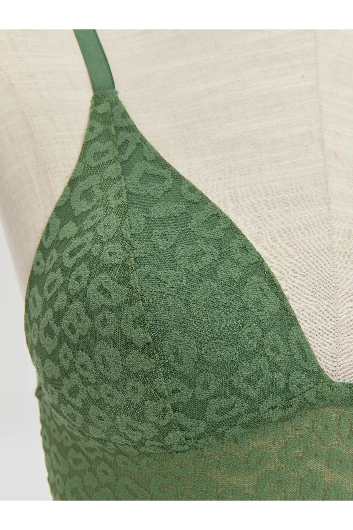 LC Waikiki  Bügelloses, gepolstertes Spitzen-Bralette