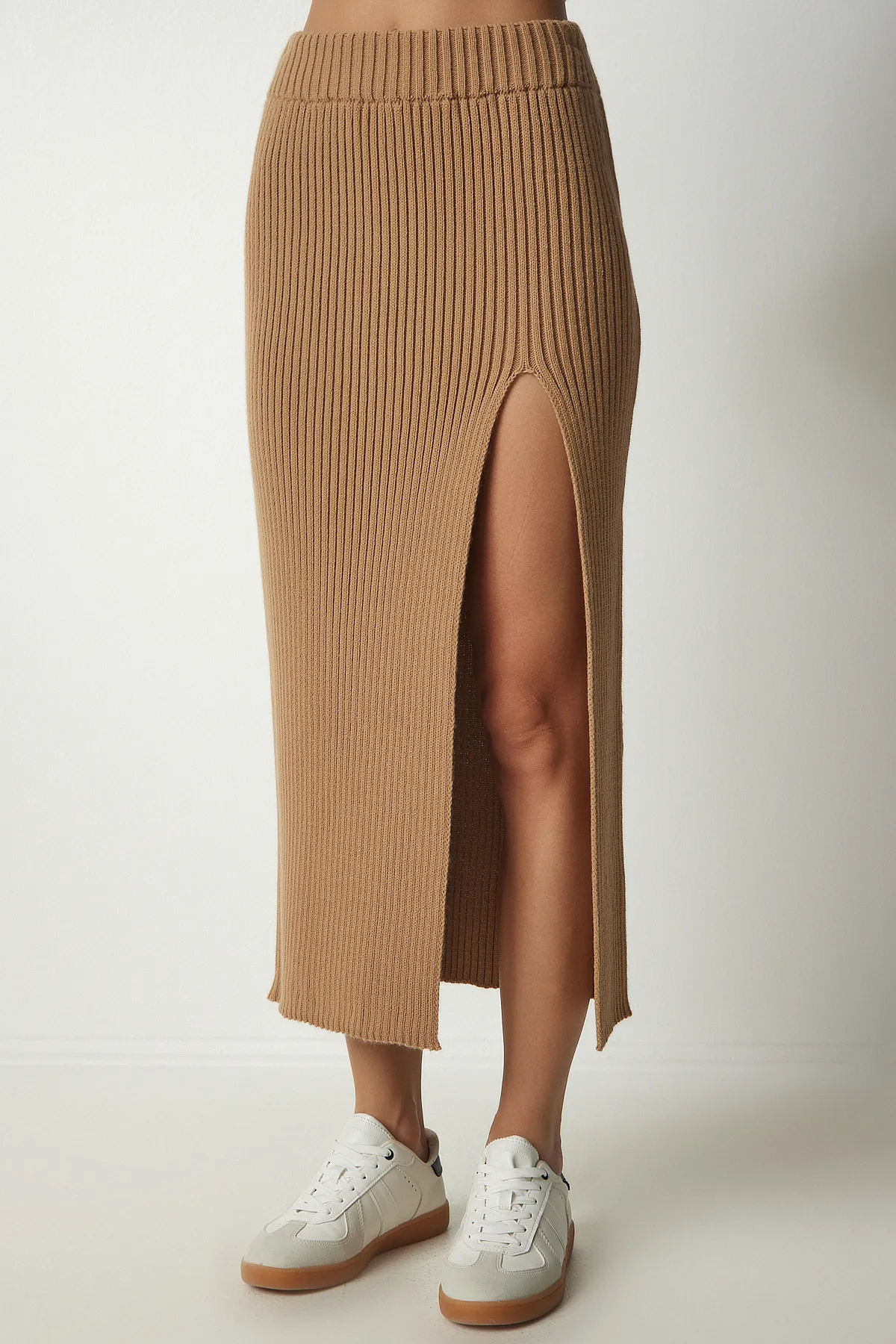 Happiness İstanbul  Damen-Strickwarenset in Keksform mit kurzem Kordelrock PF00020