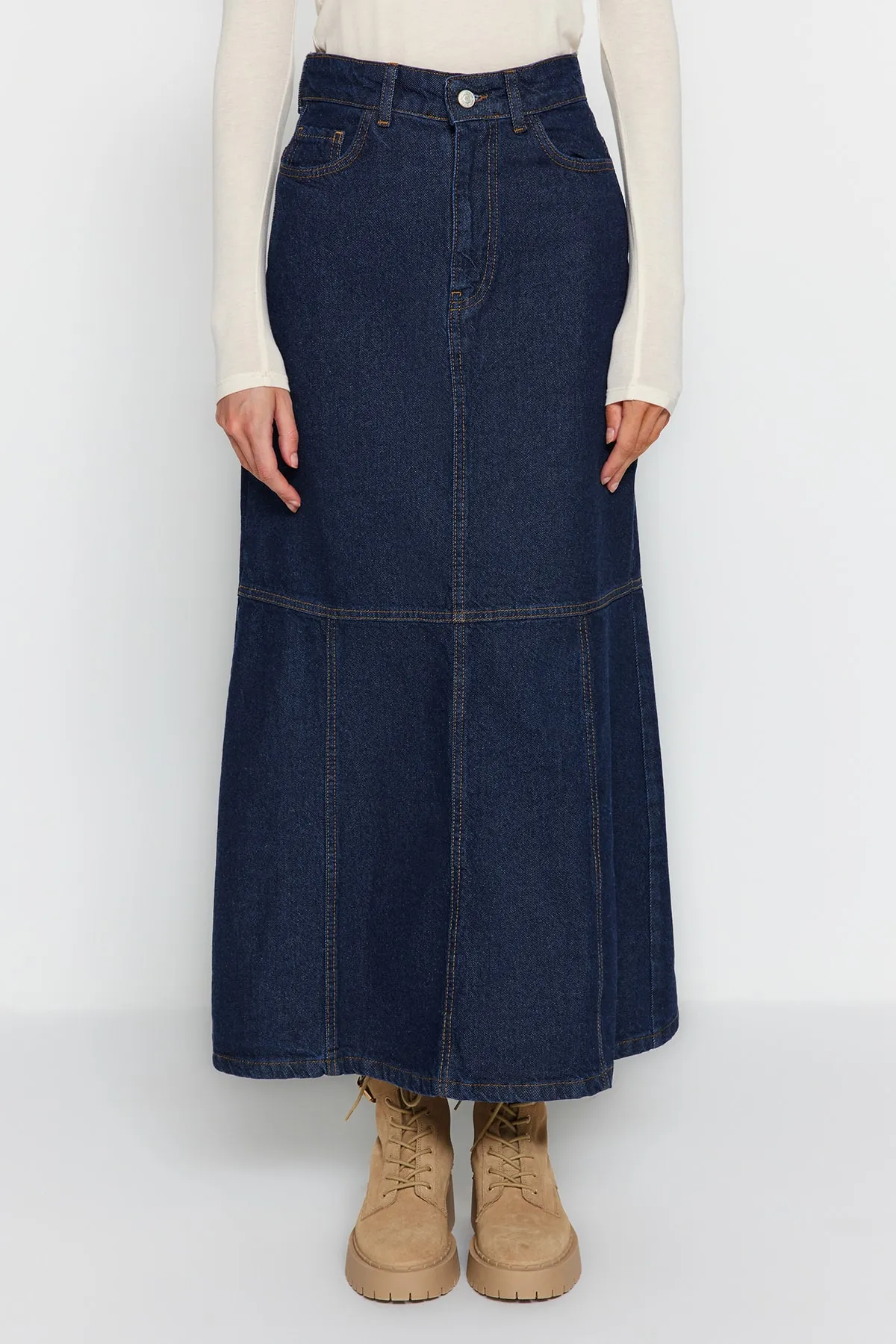 Trendyol Modest  Indigoblauer Jeansrock mit A-Form-Nähten und Detail TCTAW24EE00001
