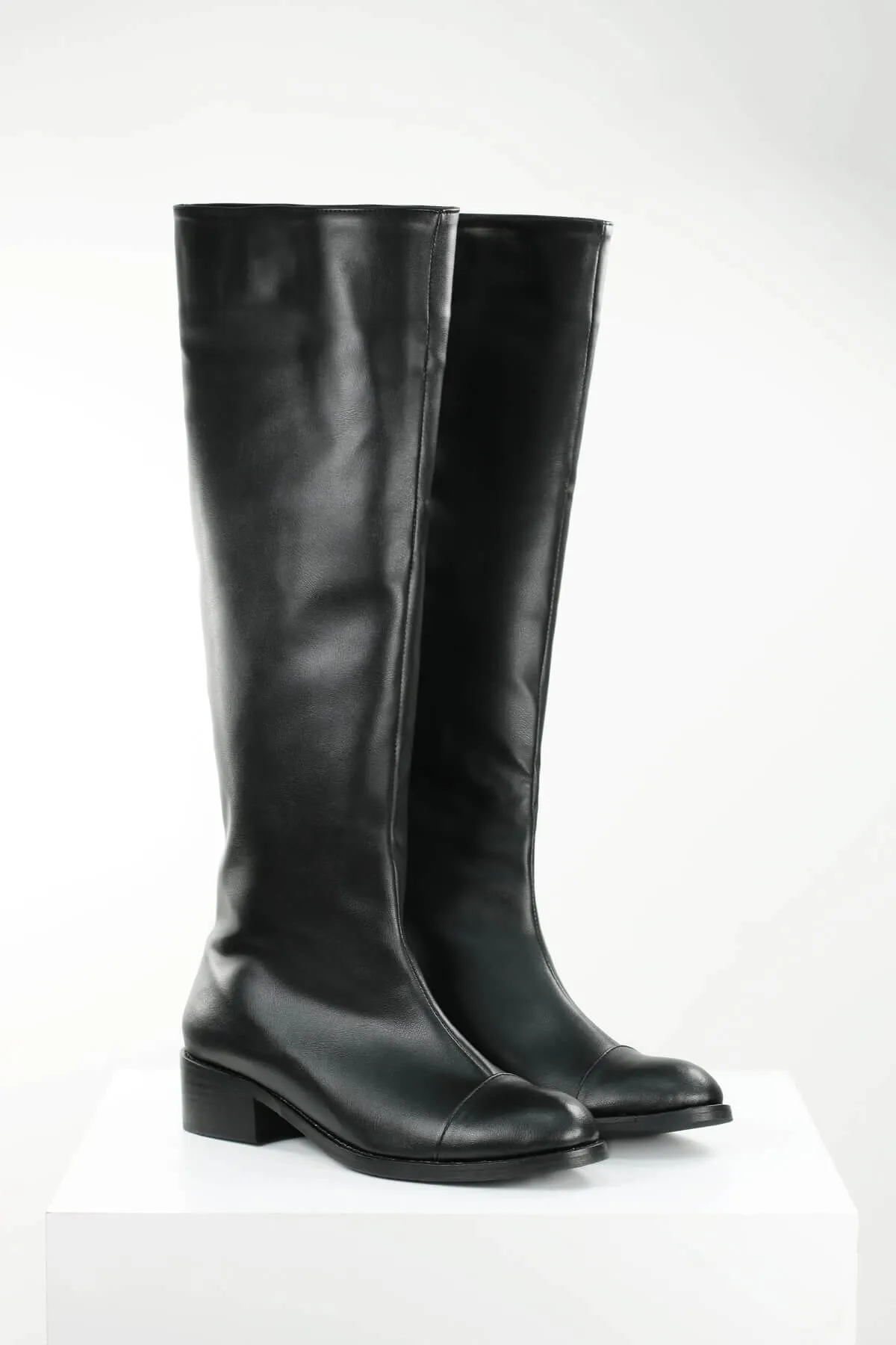 Mio Gusto  Parley schwarze Farbe ohne Reißverschluss, dünne, mit Kunstfell gefütterte Damen-Reitstiefel