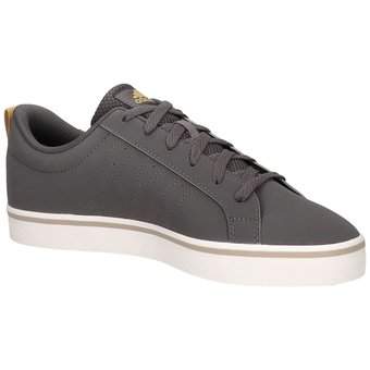 adidas VS Pace 2.0 Sneaker in braun