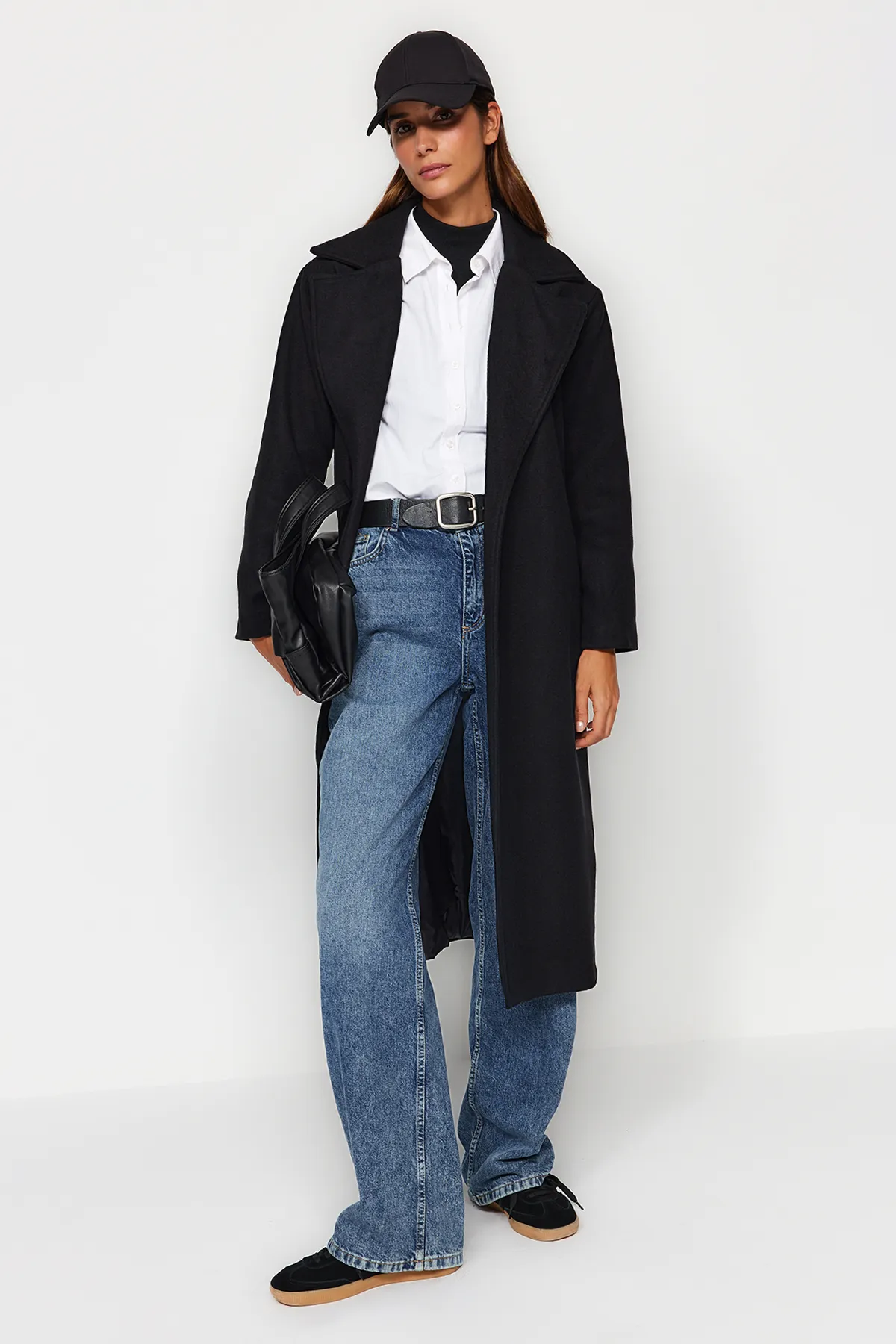 Trendyol Modest  Schwarzer, langer, gefütterter Kaschmirmantel mit Gürtel TCTAW24AB00035