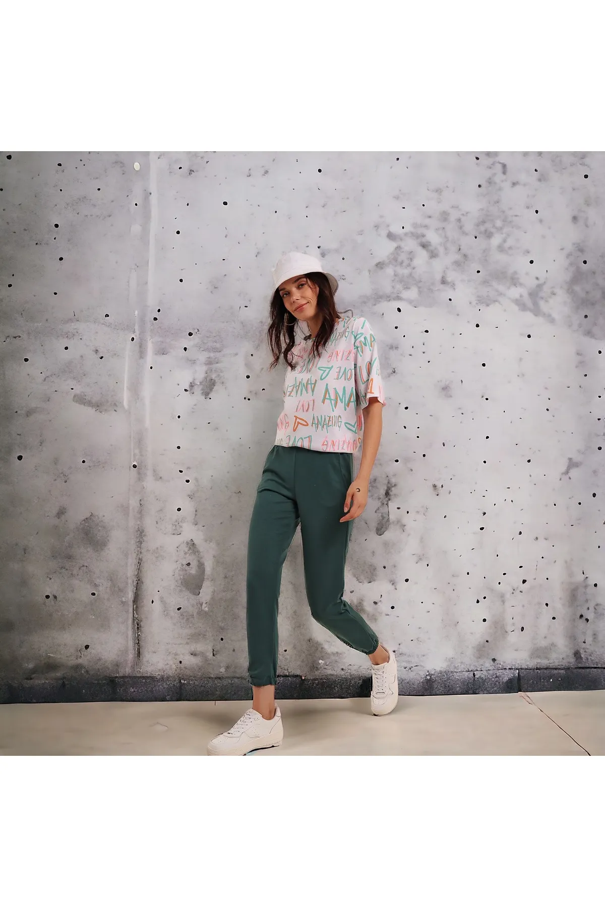 HAKKE  Grüne Taschen-Jogginghose für Damen
