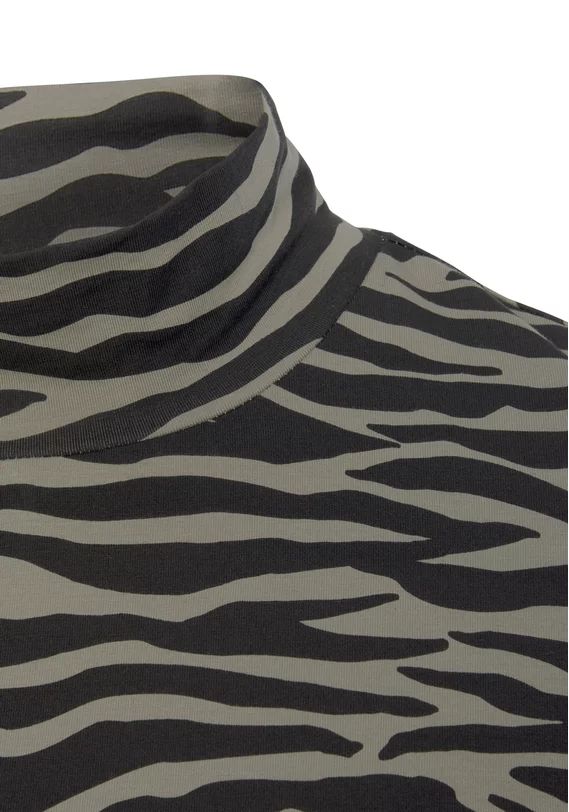 Stehkragenshirt