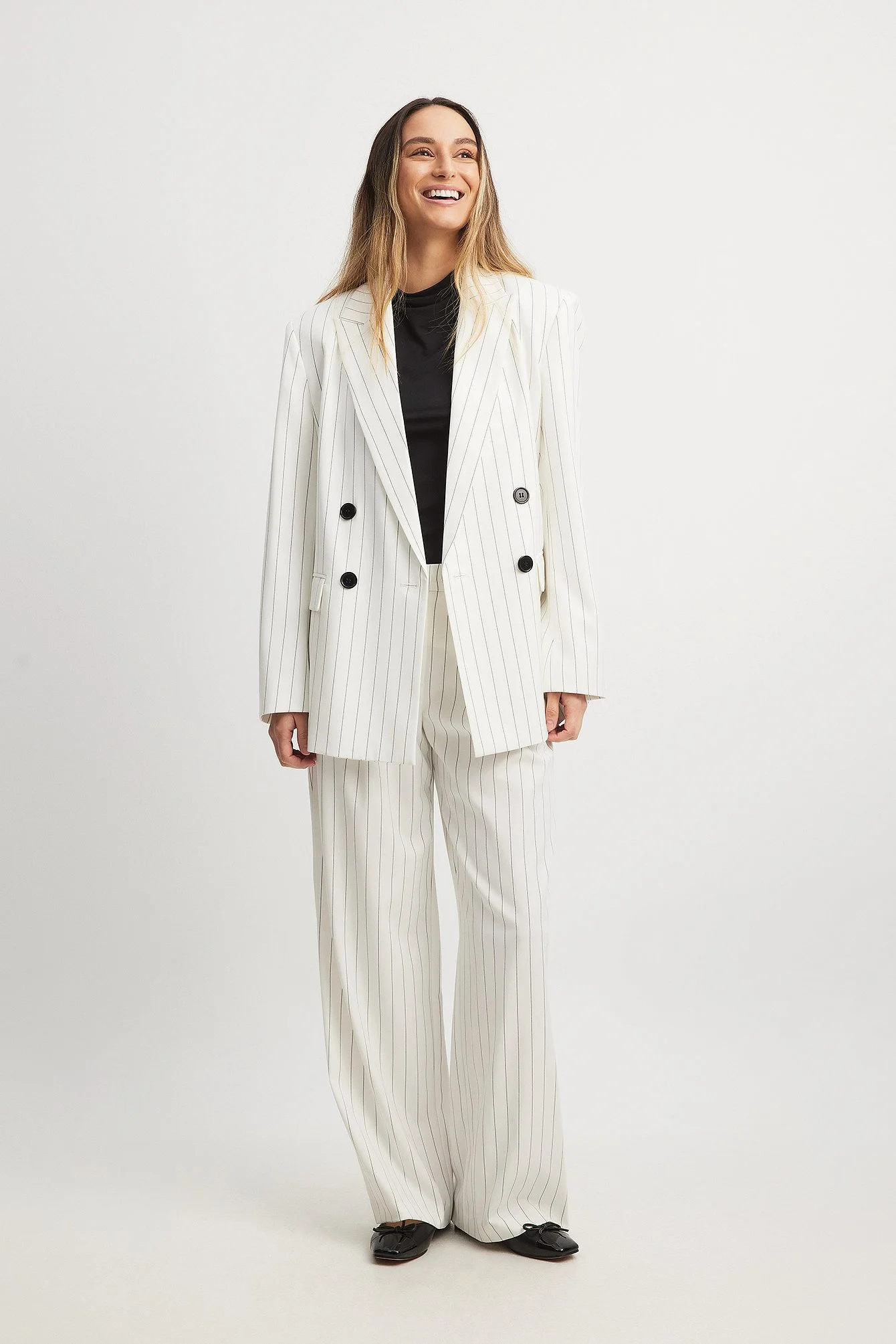 Oversize, gestreifter Zweireiher-Blazer