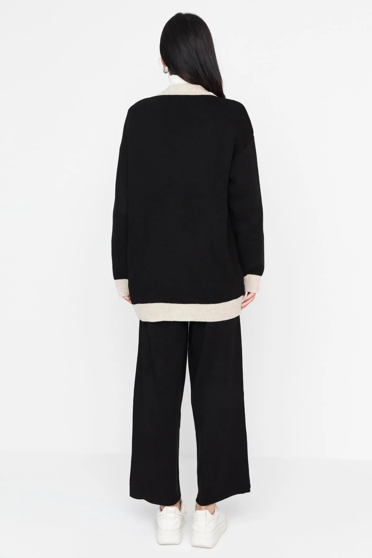 Trendyol Modest  Strickset mit Cardigan und Hose in Steinoptik mit Streifendetail TCTAW22AU0156