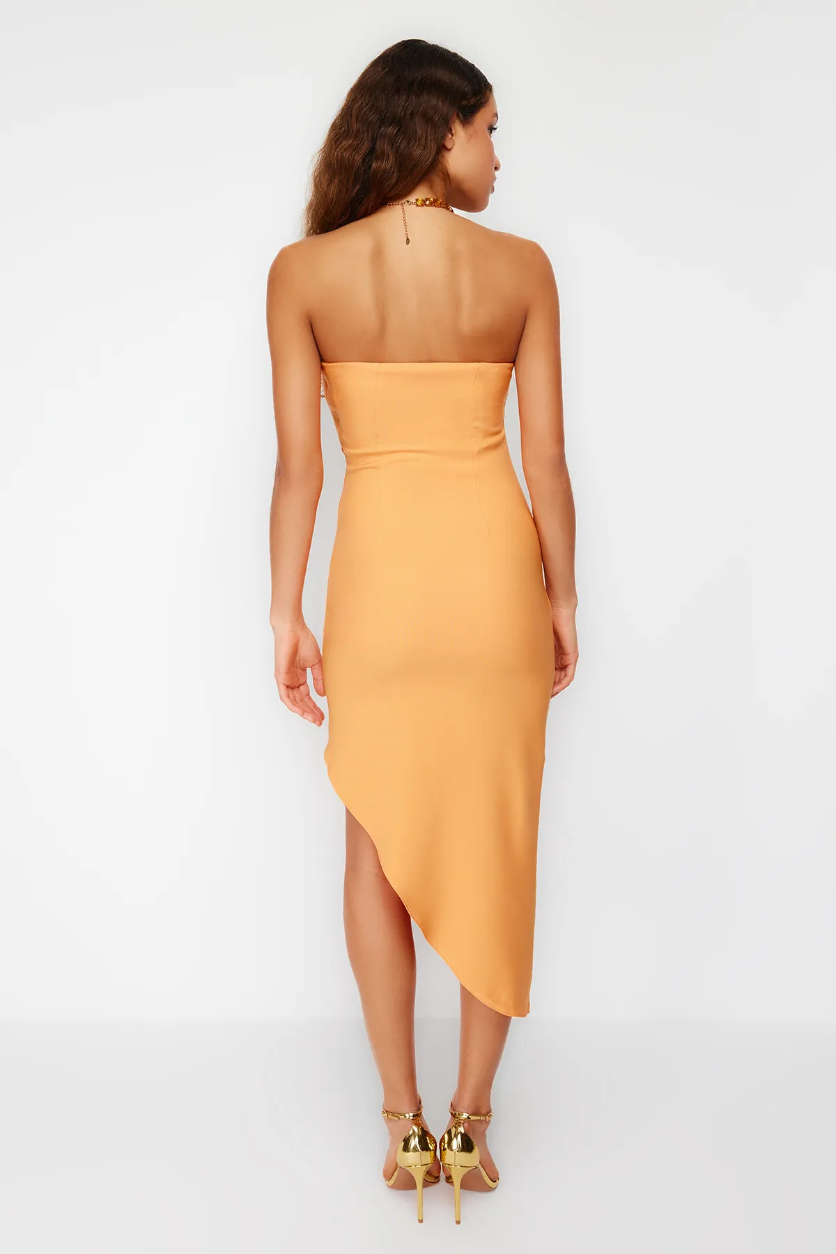 Trendyol Collection  Orangefarbenes, figurbetontes, gewebtes, elegantes Abendkleid TPRSS24EL00097