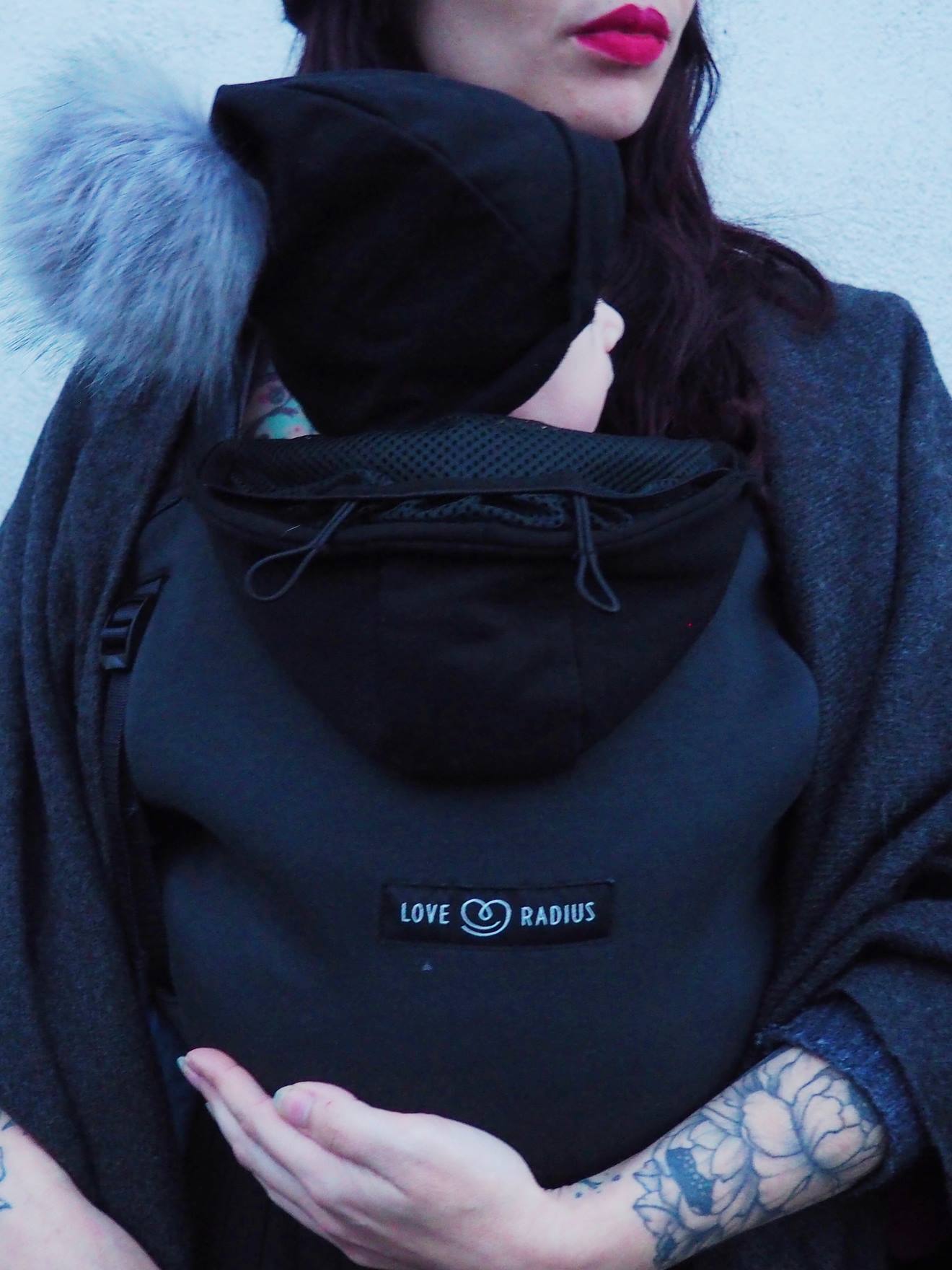 Pack HoodieCarrier + cale-tête et réhausseur LOVE RADIUS black forest