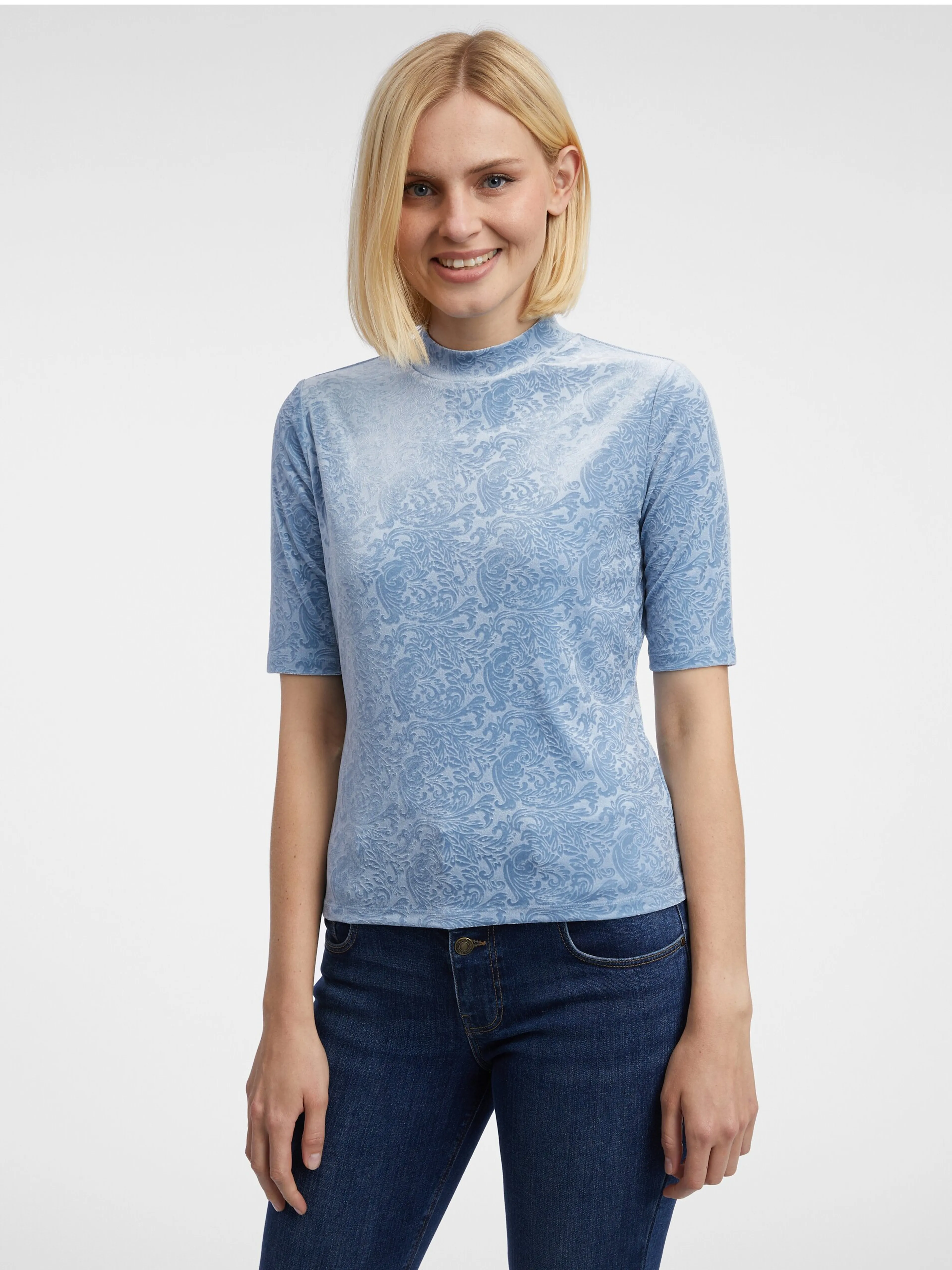 Hellblaues gemustertes Damen-Top aus Samt ORSAY