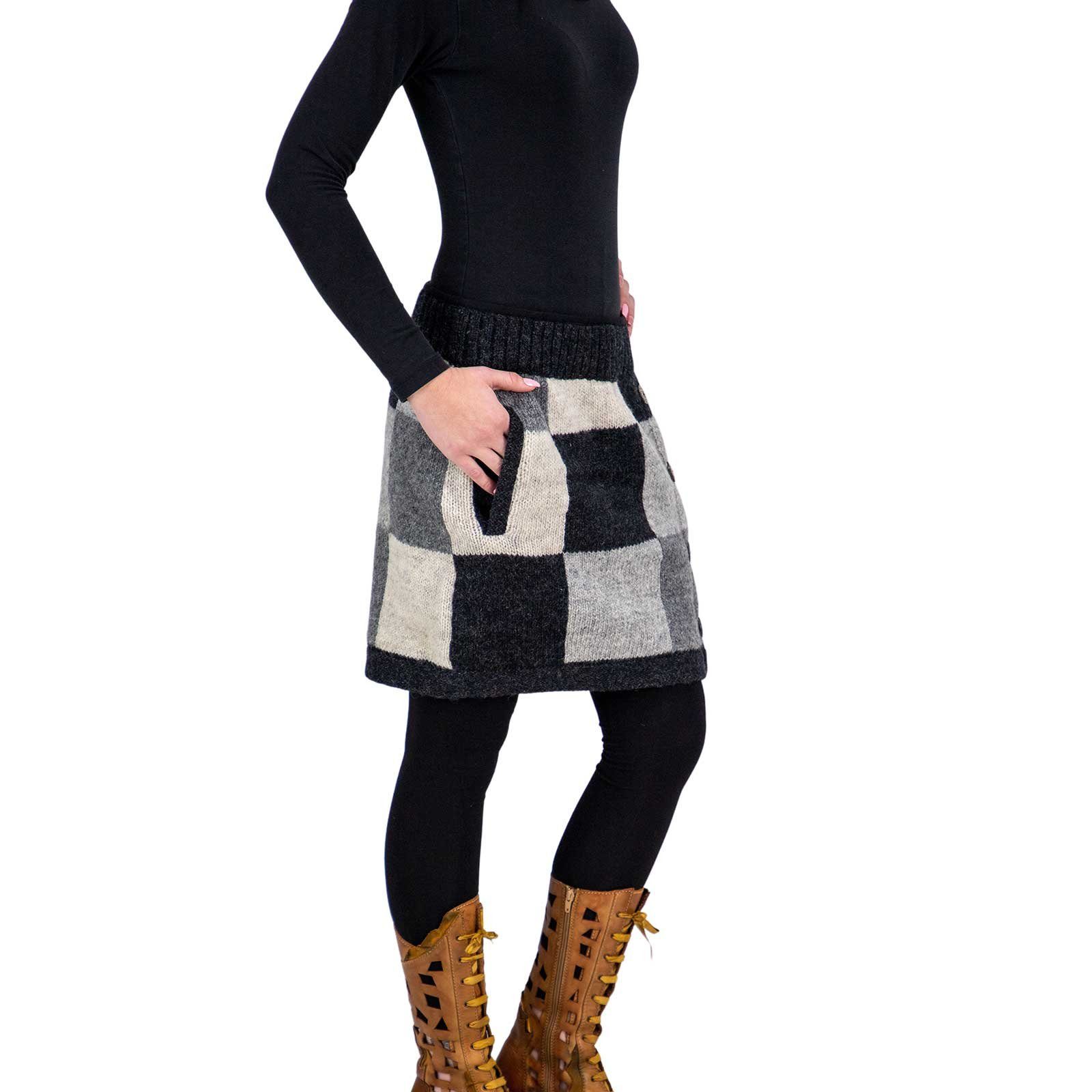 KUNST UND MAGIE Strickrock Bunter Patchwork Strickrock kurz+klassischem Muster Wolle gefüttert