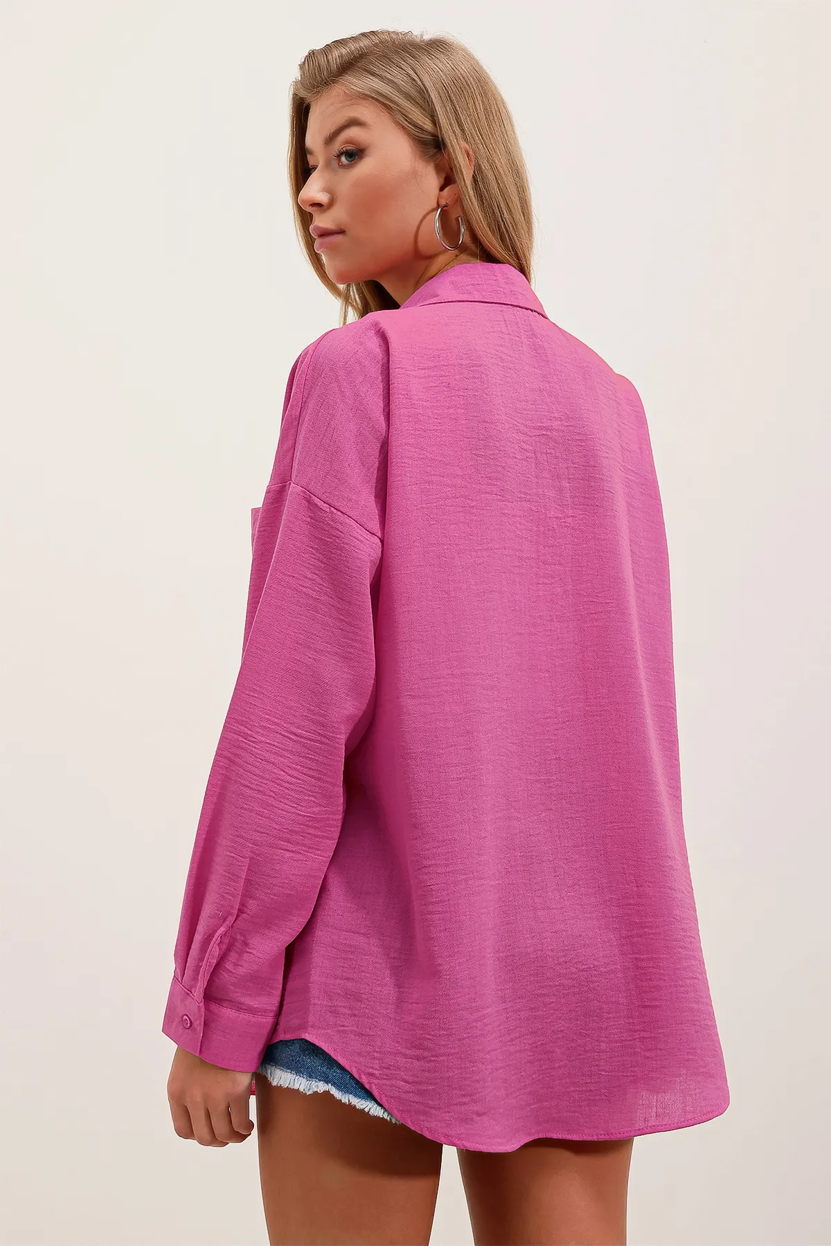 Bigdart  20153 Oversize-Leinenhemd mit einer Tasche – Fuchsia