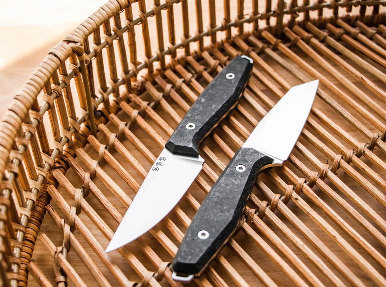 Daily Knives AK1 Reverse Tanto CF
