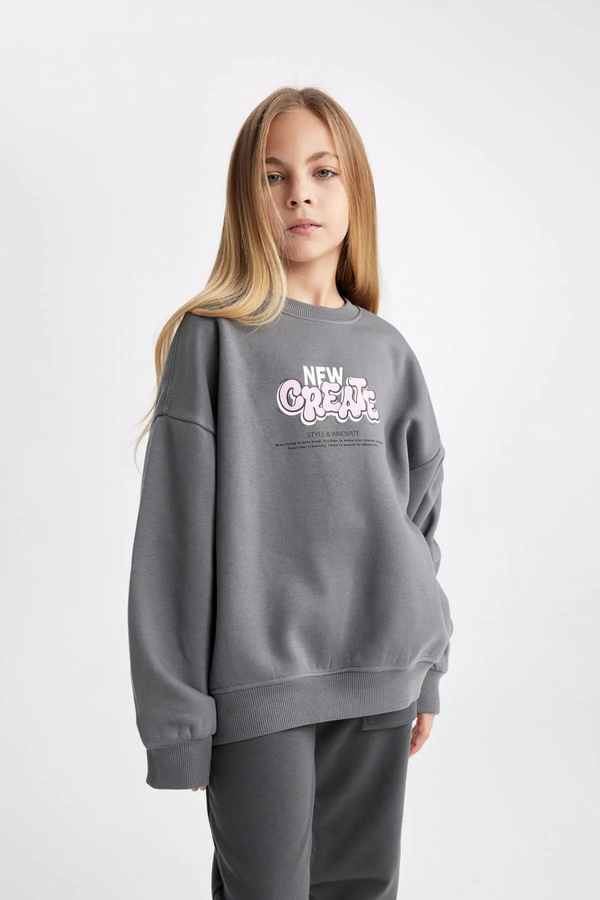 DeFacto  Dickes Mädchen-Sweatshirt in Oversize-Passform mit Rundhalsausschnitt und weicher, pelziger Innenseite