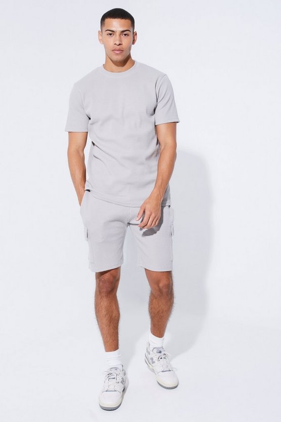 Slim-Fit T-Shirt & Cargo-Shorts in Waffeloptik