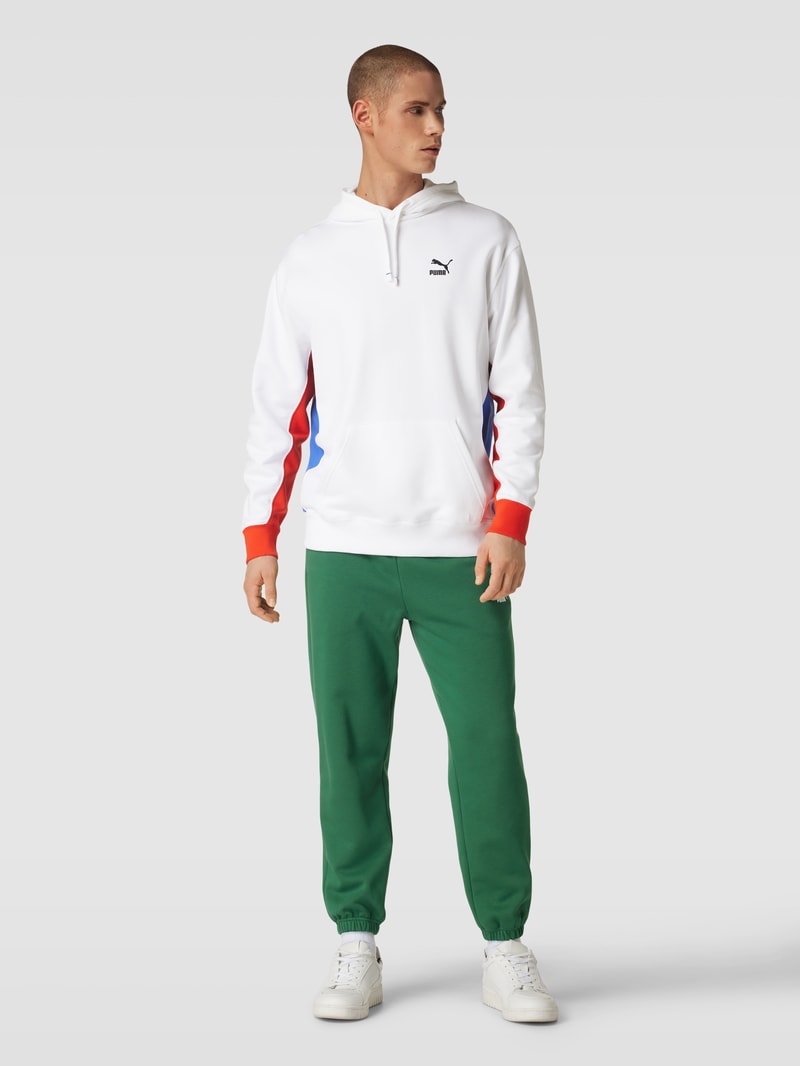 Hoodie mit Känguru-Tasche in weiß