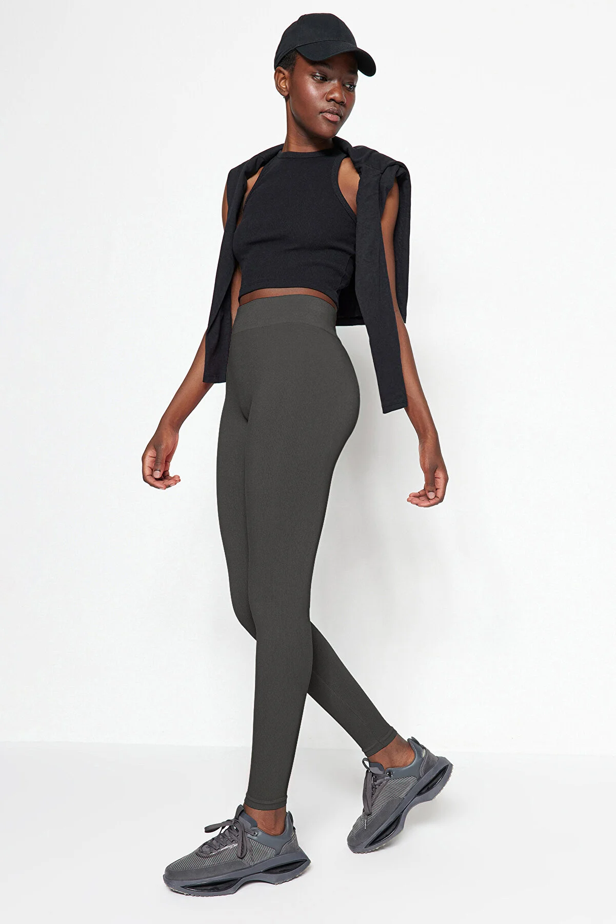 Trendyol Collection  Dunkle anthrazitfarbene nahtlose/nahtlose gestrickte Sportstrumpfhose in voller Länge TWOAW20TA0071