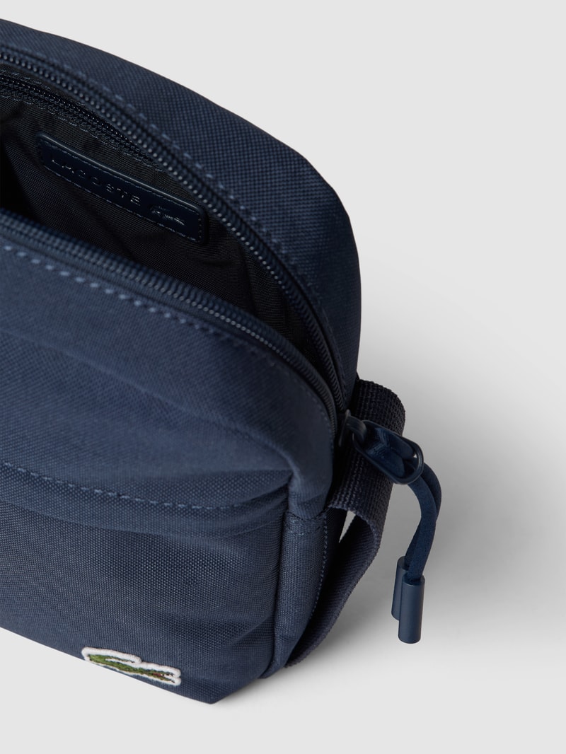 Bauchtasche mit Label-Stitching Modell 'CAME' in marineblau