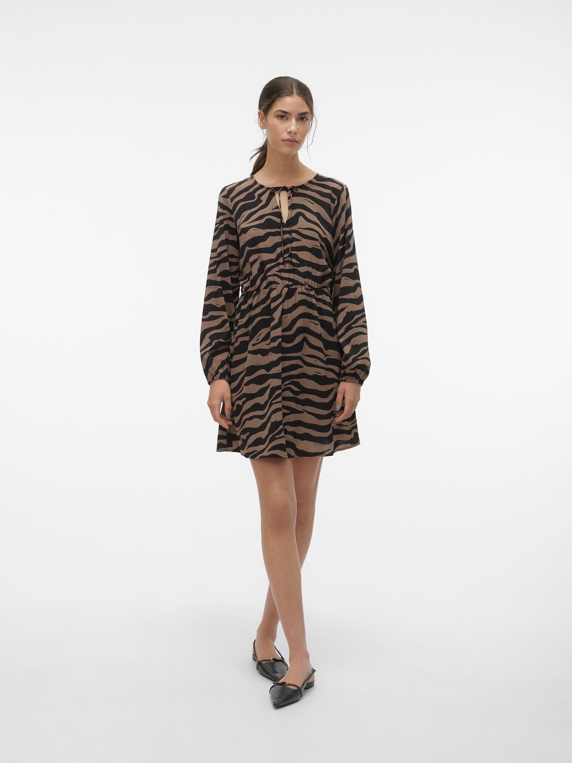 VMSHILAH Kurzes Kleid